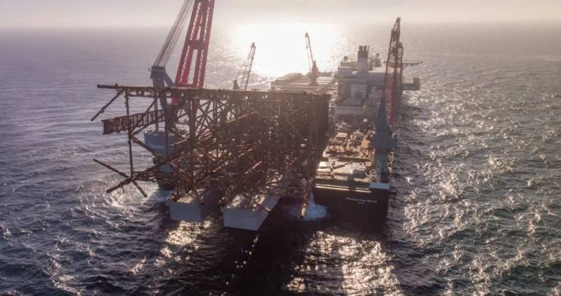 One of the Heaviest Offshore Jacket Lifts Ever: Allseas' Pioneering Spirit Removes Ninian Northern Jacket