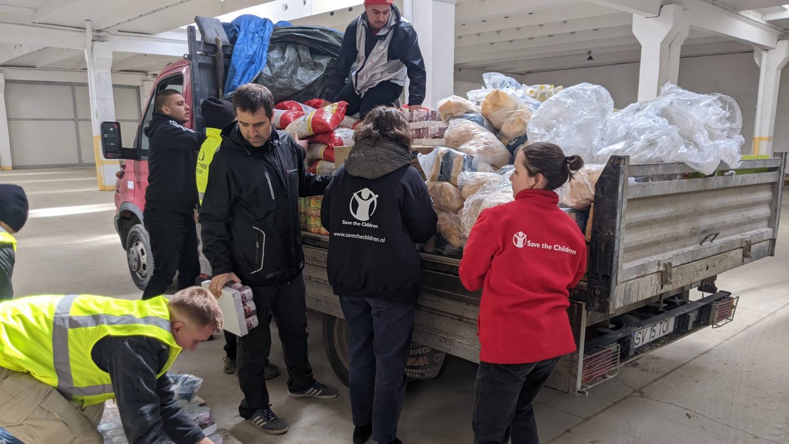 Pilot raises $1M for children and families in Ukraine