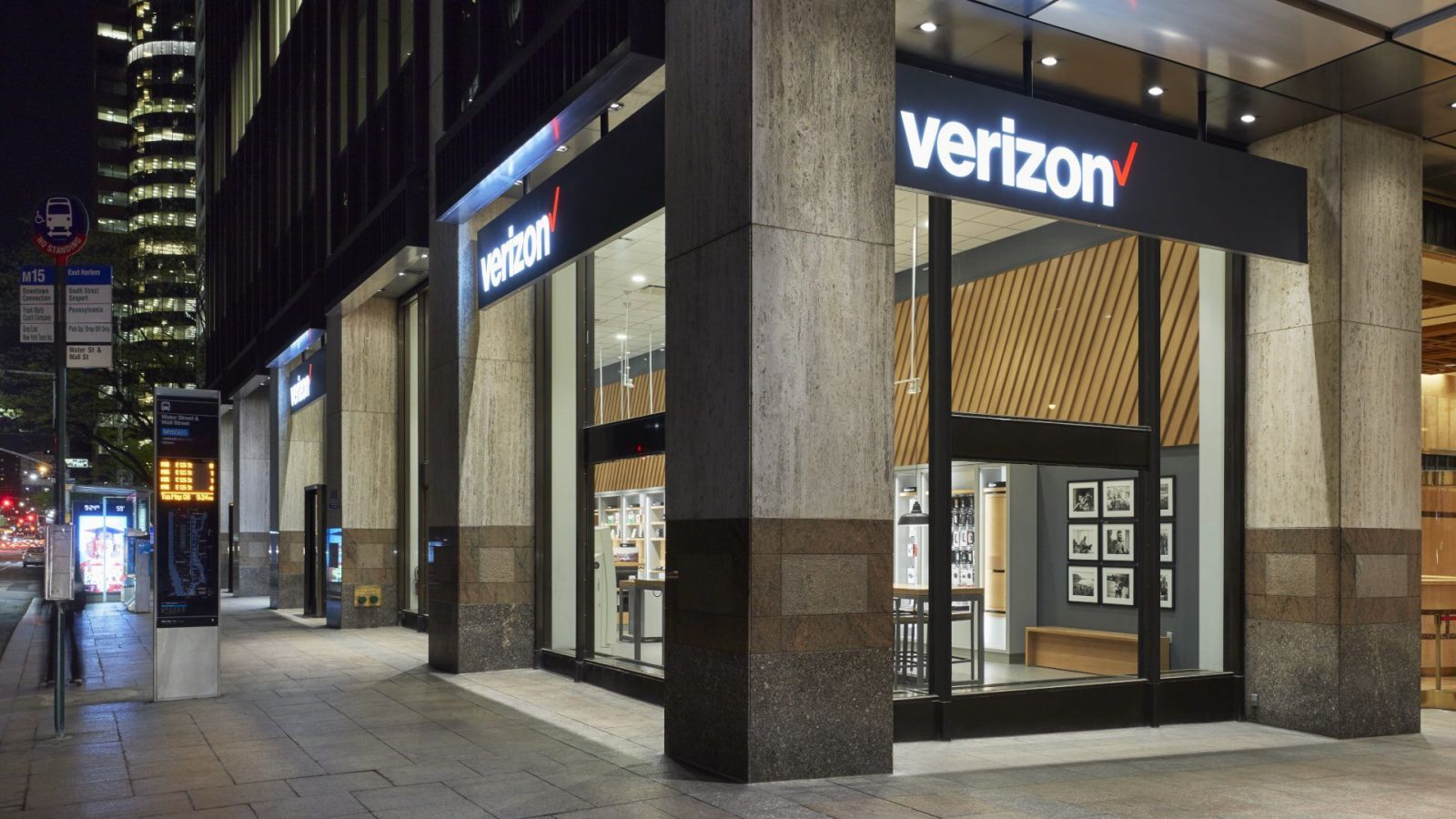 Verizon introduces parcel lockers at 250 stores