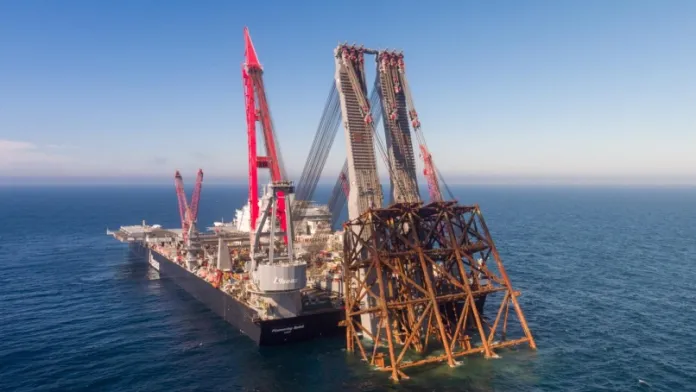 Allseas’ showcases its pioneering spirit with new jacket lifting technology
