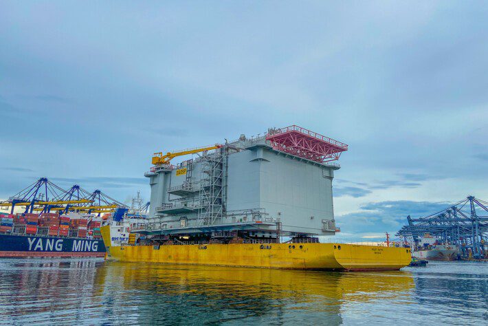 BigLift Baffin moves Dogger Bank A topside to Haugesund