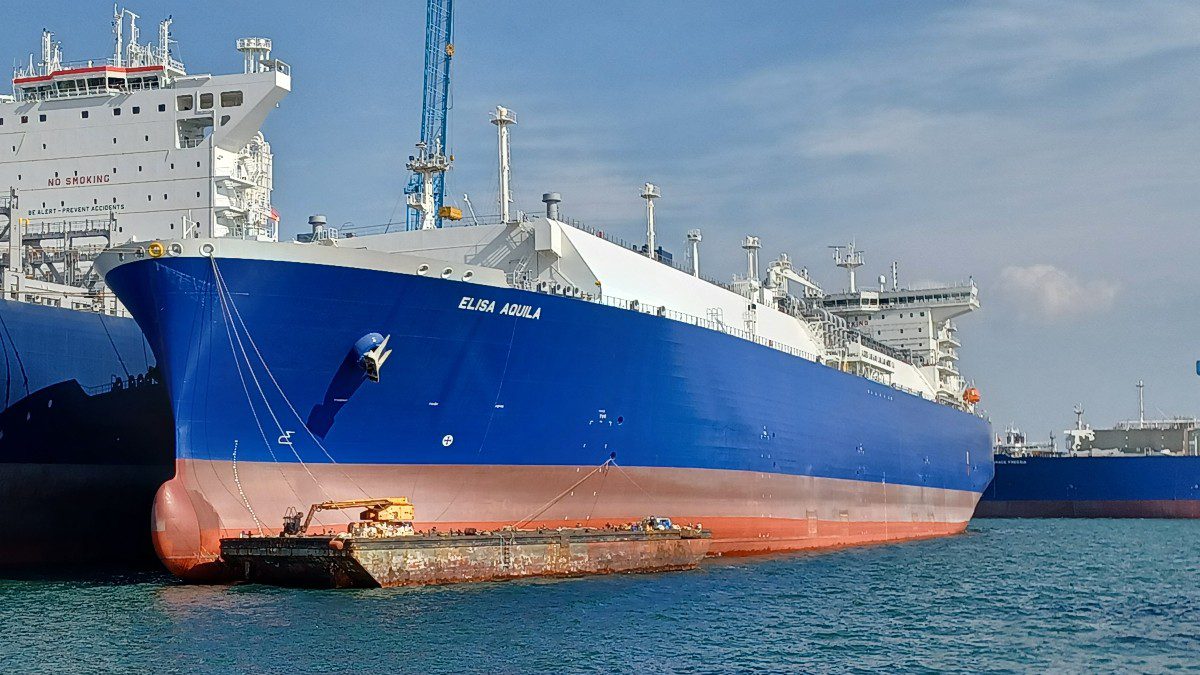 EDF inks long-term charter for X-DF-propelled LNG newbuild