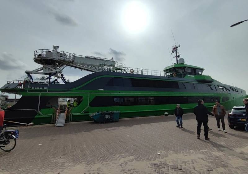Fast and Comfortable: Damen, Ampelmann in Crew Change Joint Venture