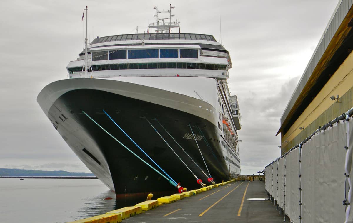 Holland America and City of Rotterdam Extend Volendam Refugee Charter