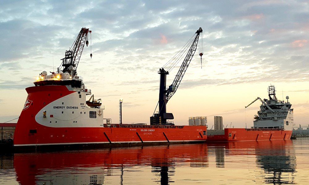 How shipping moves ahead to run on zero-carbon fuels How shipping moves ahead to run on zero-carbon fuels