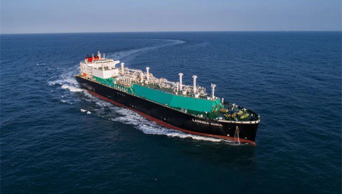 Hudong-Zhonghua delivered world’s largest shallow waterway LNG carrier