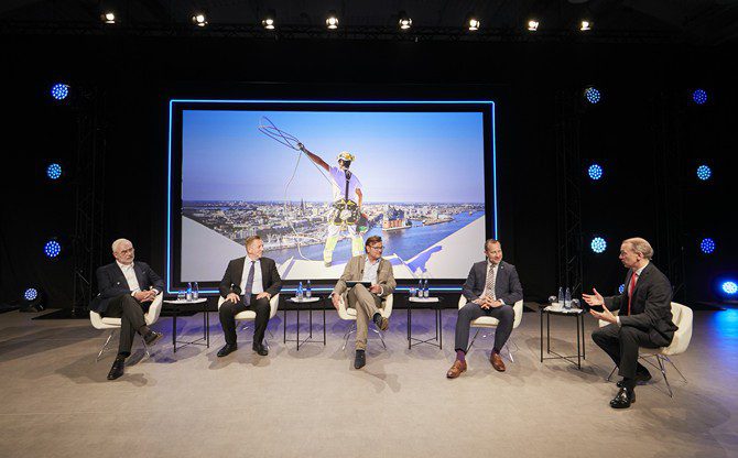 Leading international trade fair WindEnergy Hamburg and the H₂EXPO & CONFERENCE are setting their sights on the increased development of renewable energies