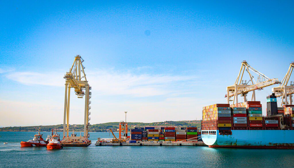 Port of Koper welcomes arrival of new container crane