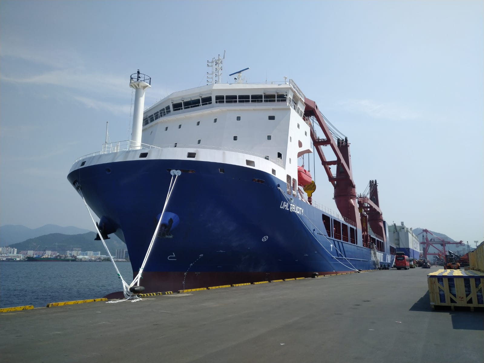 United Heavy Lift takes delivery of UHL Felicity
