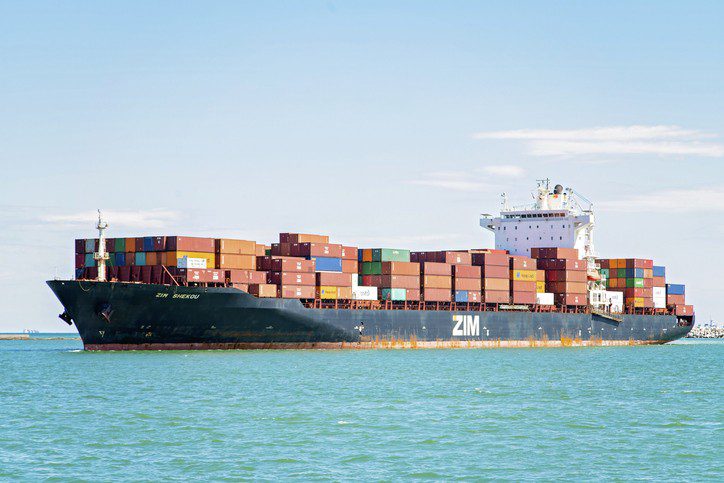 ZIM enjoys soaring profits with improved expectations for 2022