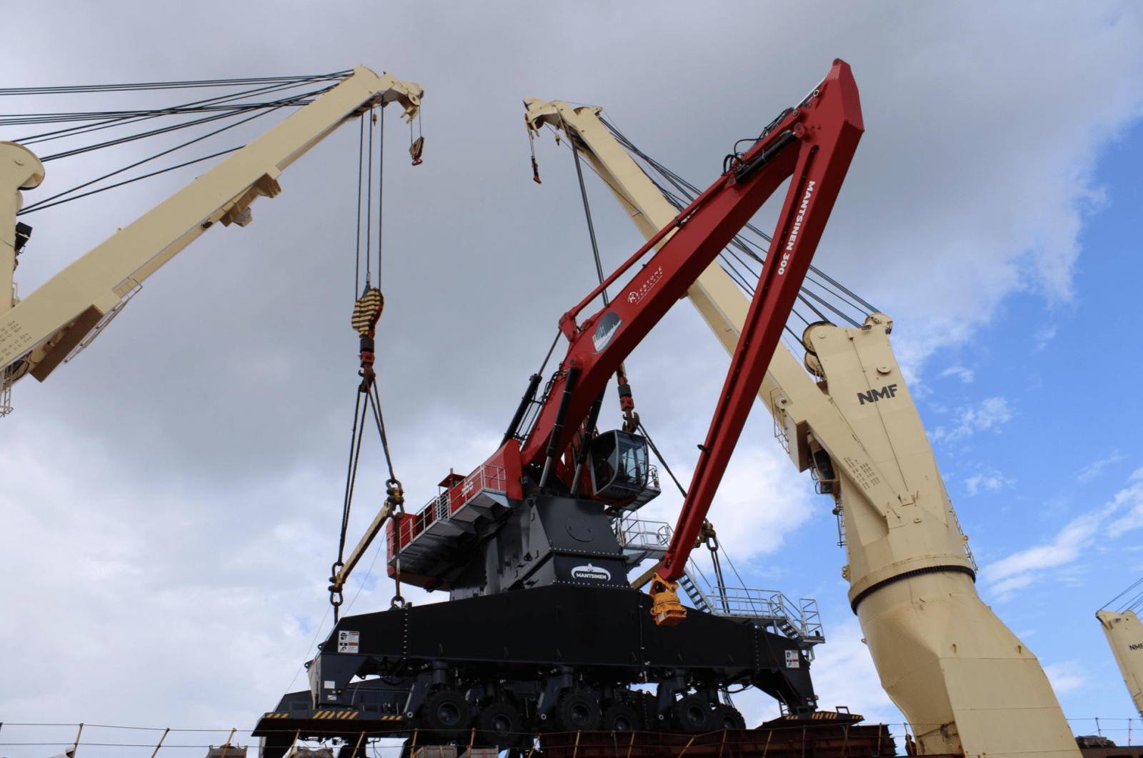 BBC Chartering ships the Mantsinen 300, world’s largest hydraulic crane BBC Chartering ships the Mantsinen 300, world’s largest hydraulic crane