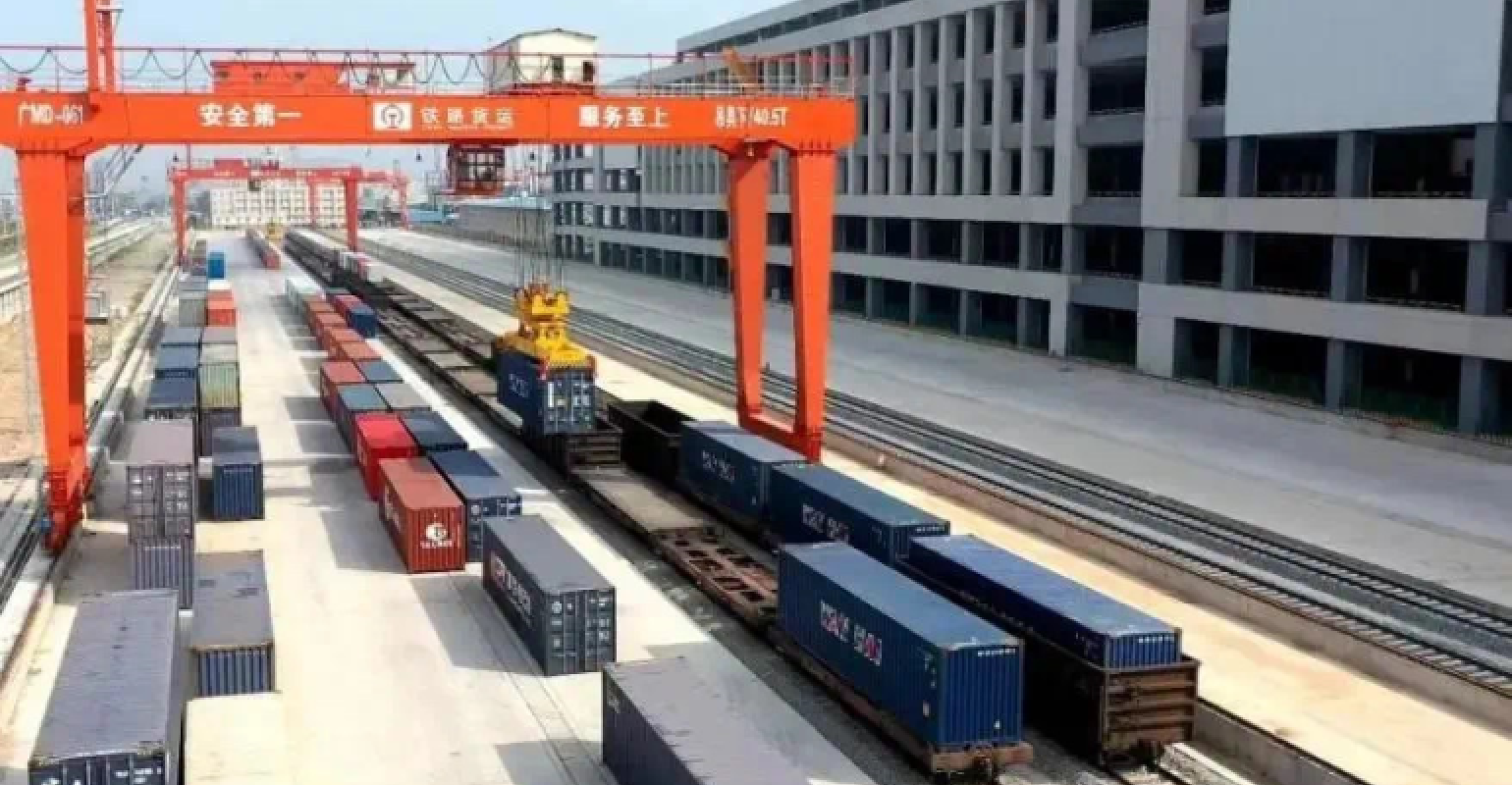 Guangzhou sea-rail container volumes surge in early 2022