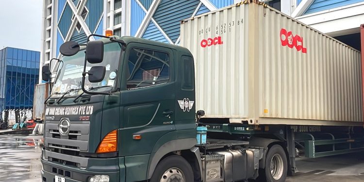 PSA and OOCL complete green container haulage trial PSA and OOCL complete green container haulage trial