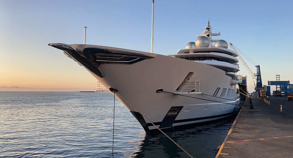 Russian superyacht removed from Fiji