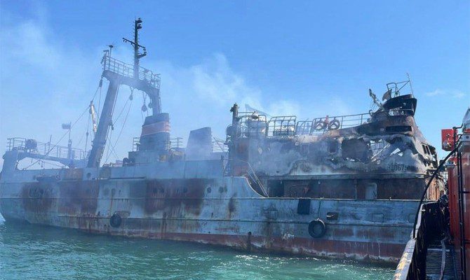 Russian trawler burned out off Vladivostok, Captain hospitalized Russian trawler burned out off Vladivostok, Captain hospitalized