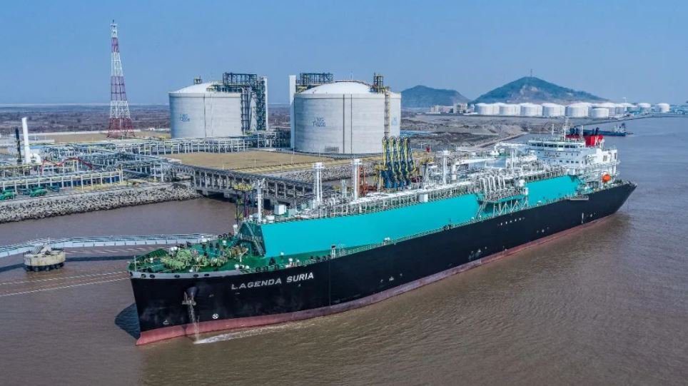 Shipping Decarbonization Weekly Insights -- How shipping moves ahead to run on zero-carbon fuels Shipping Decarbonization Weekly Insights -- How shipping moves ahead to run on zero-carbon fuels