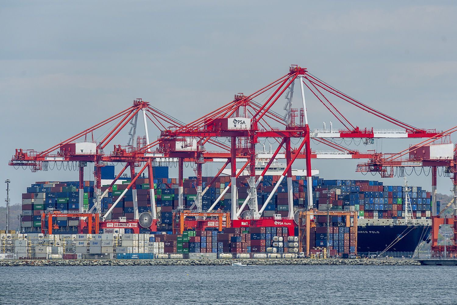 Shipping Decarbonization Weekly Insights -- How shipping moves ahead to run on zero-carbon fuels Shipping Decarbonization Weekly Insights -- How shipping moves ahead to run on zero-carbon fuels