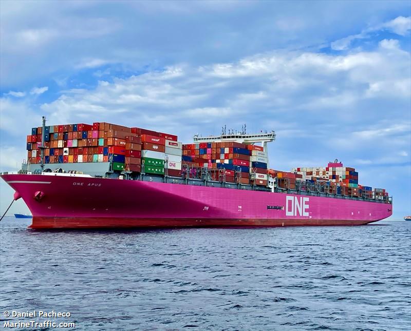 Shipping organisations set out to tackle rising number of containers lost overboard