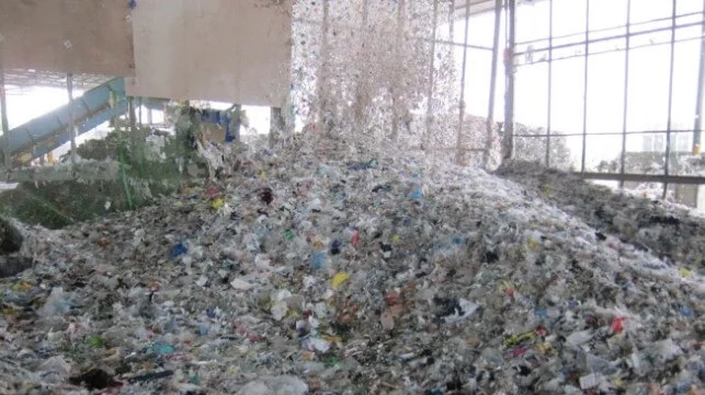 Want to Keep Plastic Out of the Ocean? Burn It Like Coal Want to Keep Plastic Out of the Ocean? Burn It Like Coal