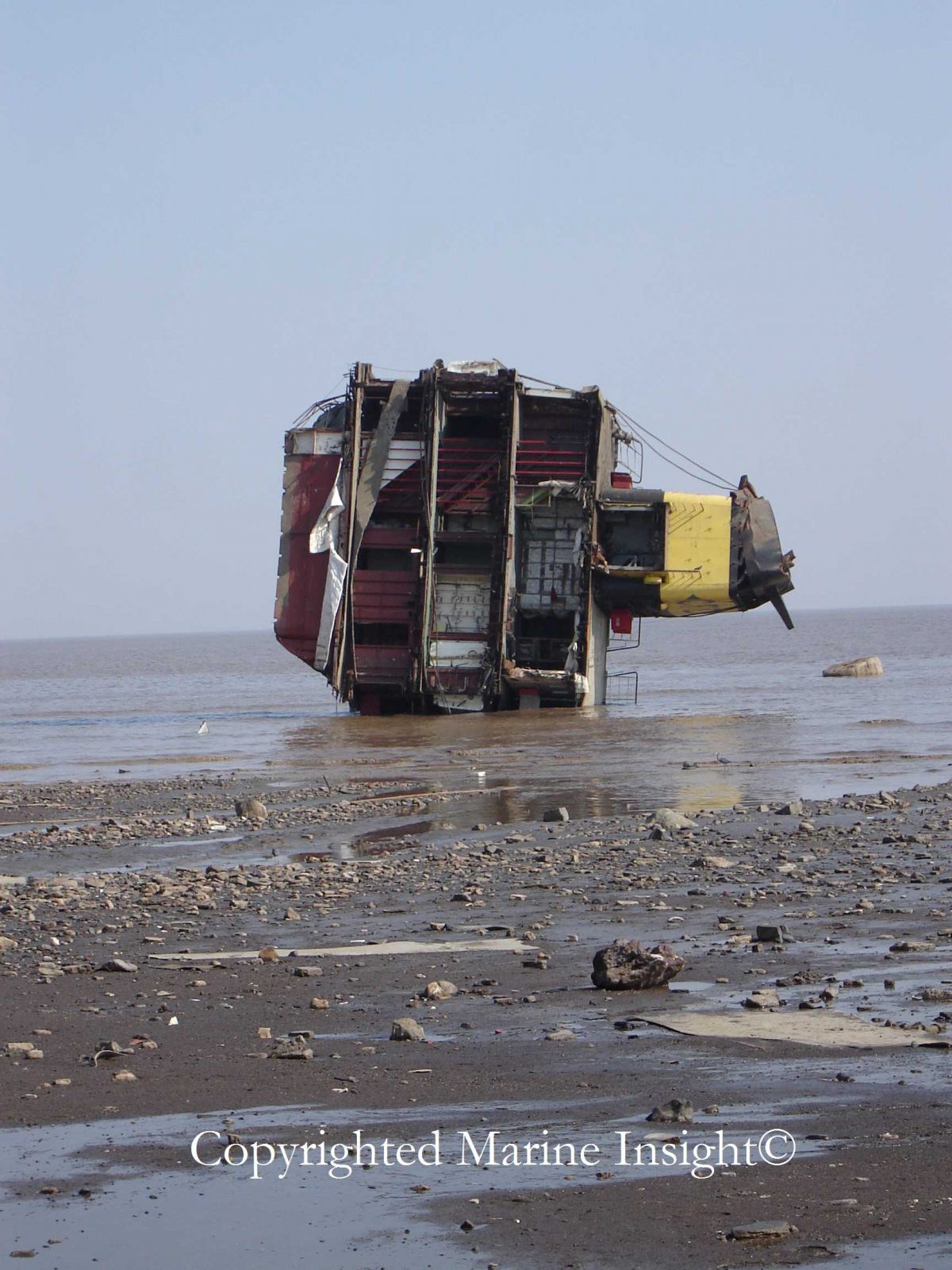 Alang, Gujarat: The World’s Biggest Ship Breaking Yard & A Dangerous Environmental Time Bomb