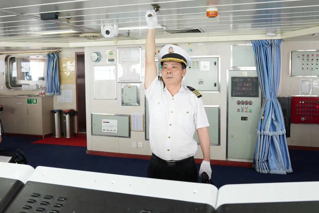 Dalian Maritime University opens training vessel to students on Maritime Day