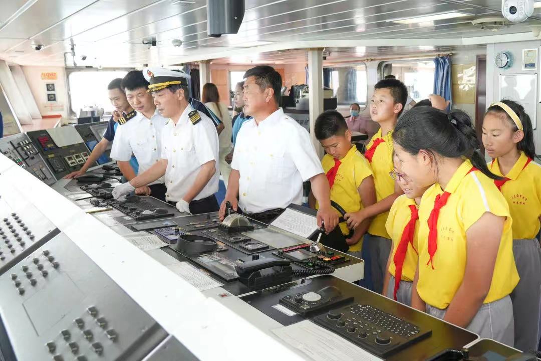 Dalian Maritime University opens training vessel to students on Maritime Day