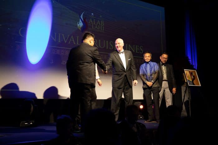 New York Awards Appreciated Carnival Cruise Line For Empowering Filipino Seafarers