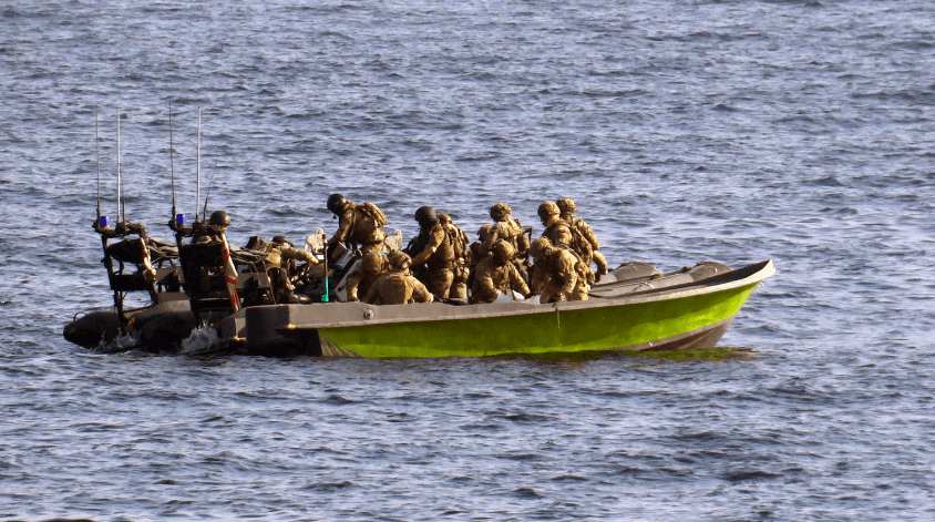 Royal Navy seizes Iranian weapons from speedboats