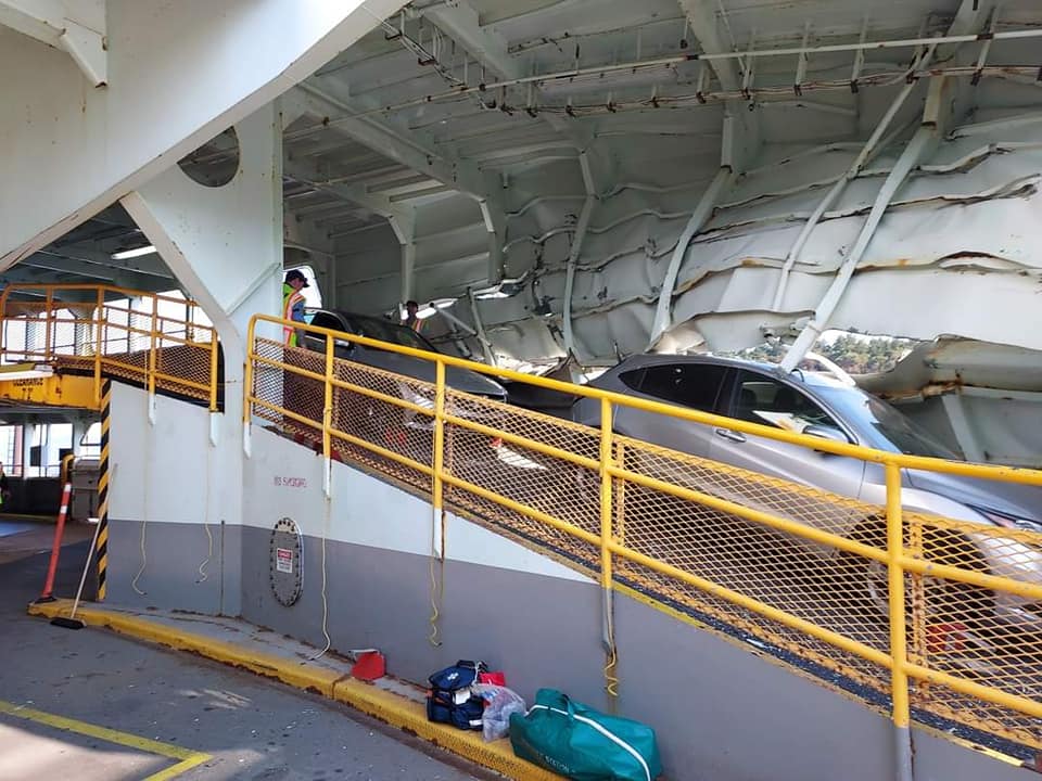 Seattle ferry hits mooring dolphin, suffers significant damage