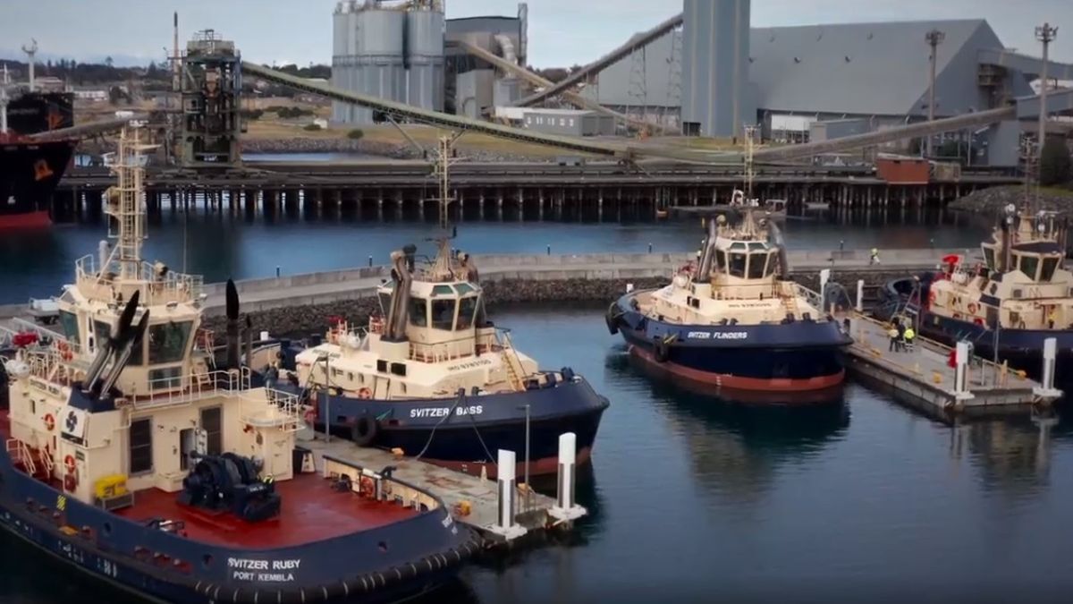 Svitzer Australia moves two vessels, docks two tugs Svitzer Australia moves two vessels, docks two tugs