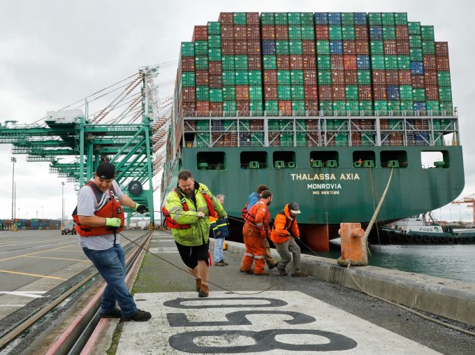 USWC dockers’ union and employers agree contract milestone USWC dockers’ union and employers agree contract milestone