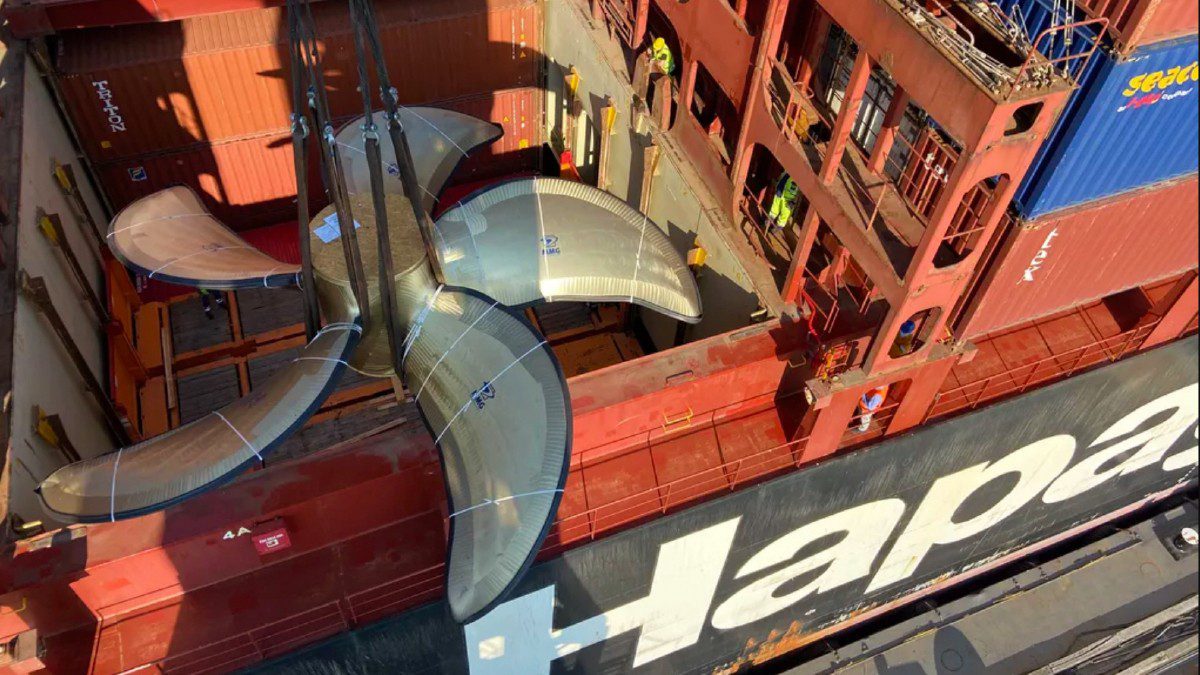 Hapag-Lloyd kicks off massive fleet upgrade programme