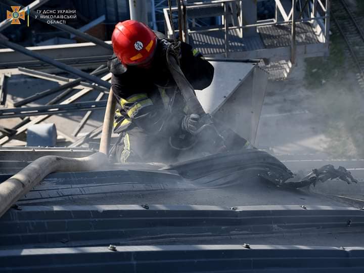Photos: Grain Silos Hit by Russian Shelling at Port of Mykolaiv