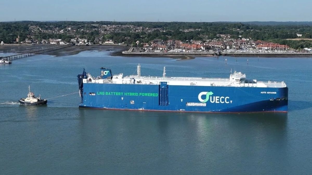 UEEC cuts emissions through Svitzer’s biofuelled EcoTow