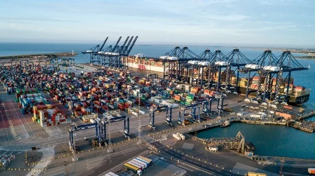 Work Resumes at Felixstowe Awaiting Union’s Next Actions Work Resumes at Felixstowe Awaiting Union’s Next Actions