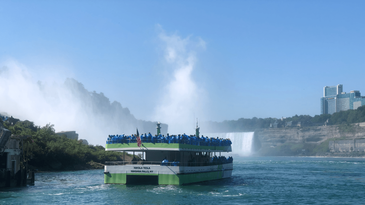 An electrifying tour of Niagara Falls sparks imagination of US ferry sector