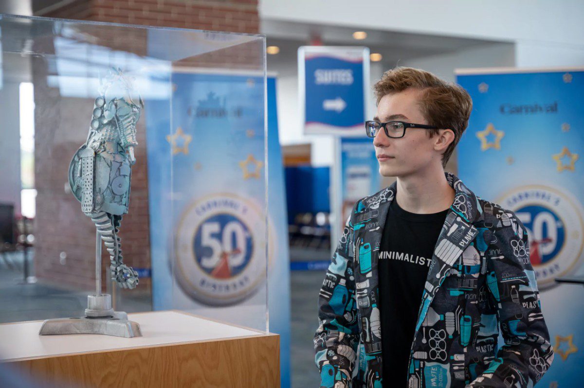 Carnival Cruise Line Teams Up With Teen Artist at Port Tampa Bay