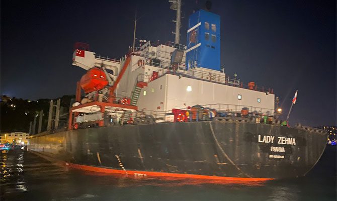 Freighter with corn from Ukraine ran aground, refloated, Bosphorus
