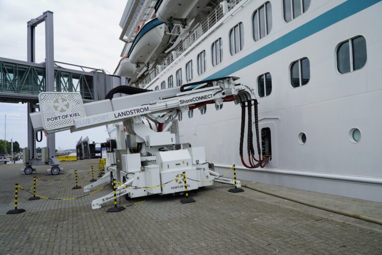 Mobile shore power is particularly fit for smaller ports, study shows