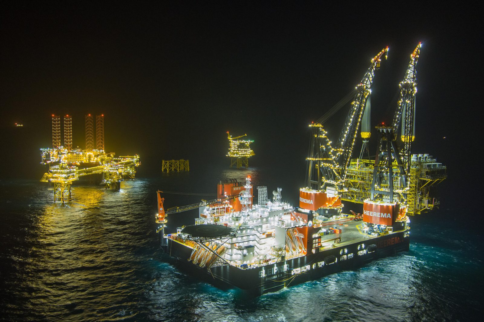 Heerema breaks lifting record with 17,000 metric ton TotalEnergies' Tyra TEG module