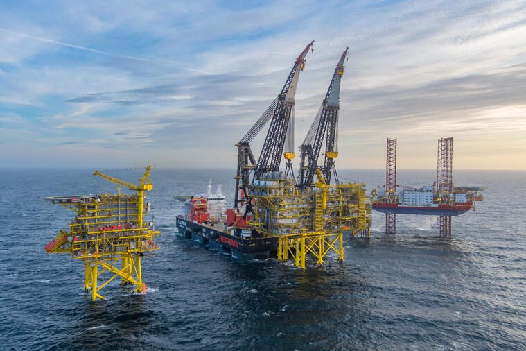 Heerema breaks lifting record with 17,000 metric ton TotalEnergies' Tyra TEG module