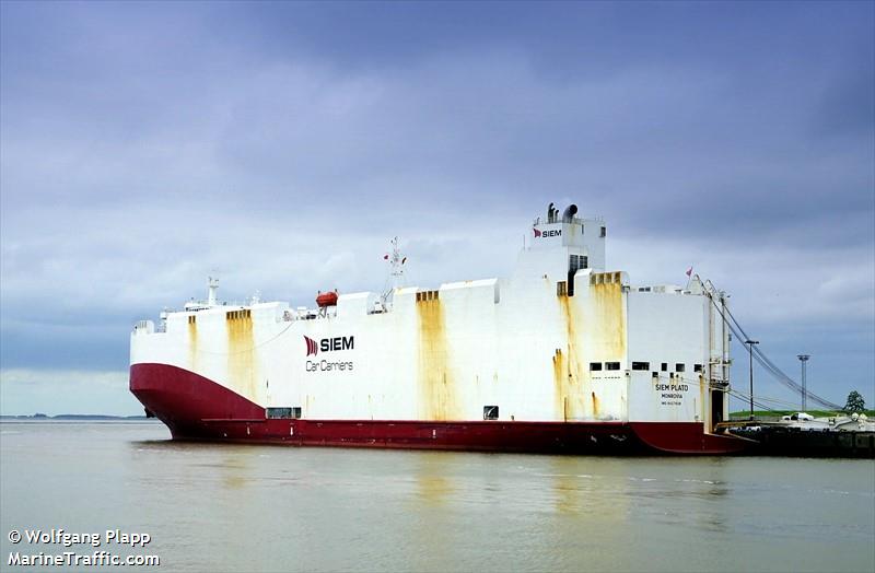 New car carrier trade from Vietnam launches