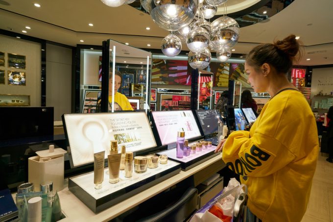 Tricky peak season for retailers as consumers tighten the purse strings