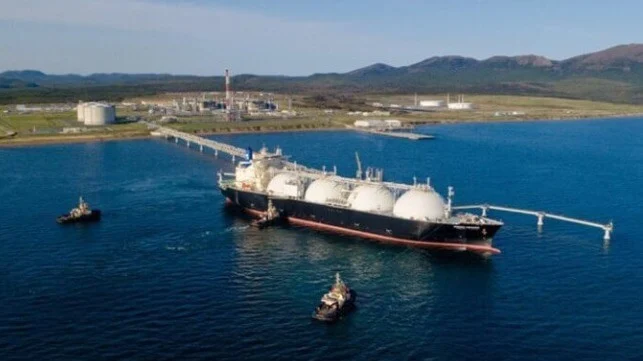 Japanese Insurers Agree to Cover War Risk for Sakhalin-2 LNG Shipments