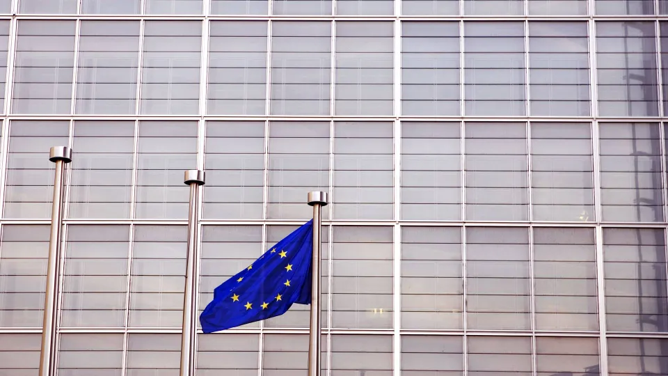 EU committed to introducing CO2 quotas on shipping