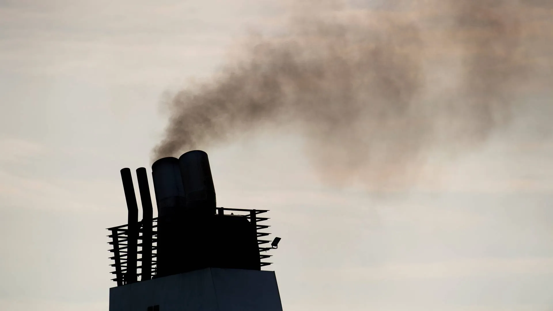 EU sharpens demands for shipping’s CO2 emissions ahead of decisive IMO meeting