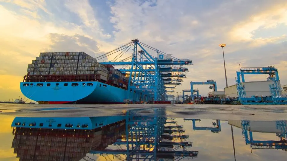 Maersk and Hapag-Lloyd want more mid-sized customers