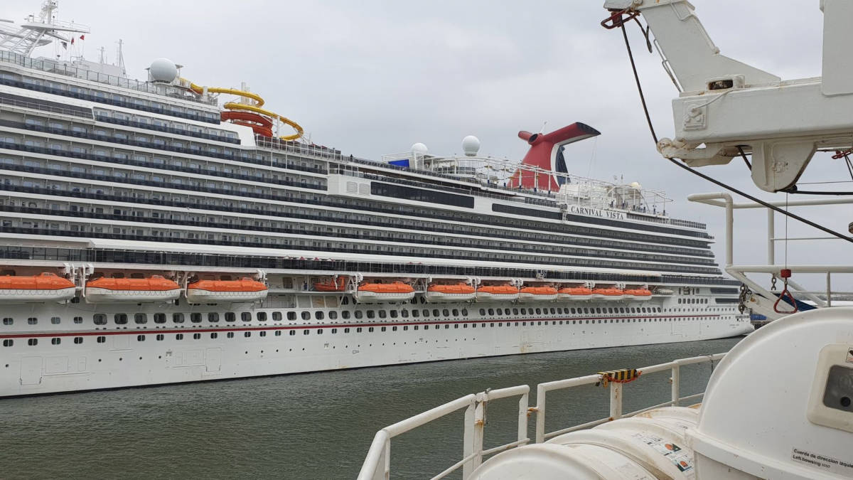 Carnival Vista Experiences a Technical Issue While Docked in Puerto Rico