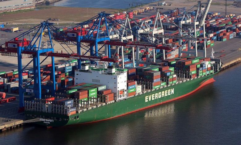 Evergreen orders six boxships in China