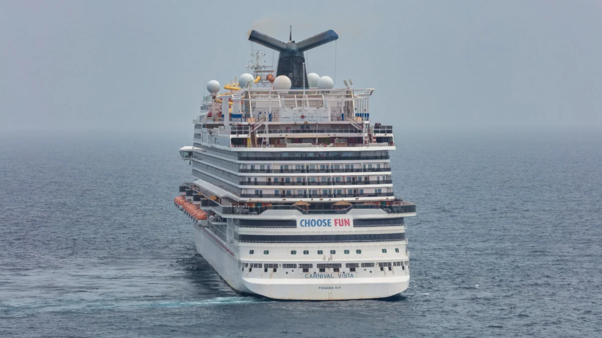 Carnival Vista Experiences a Technical Issue While Docked in Puerto Rico